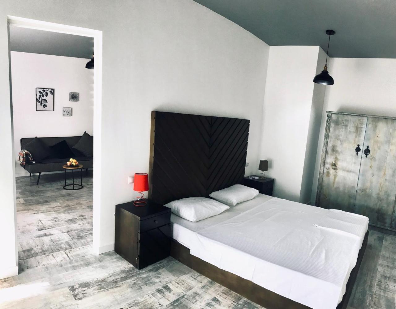 City Center Apartments By Happy Place Tbilisi ภายนอก รูปภาพ